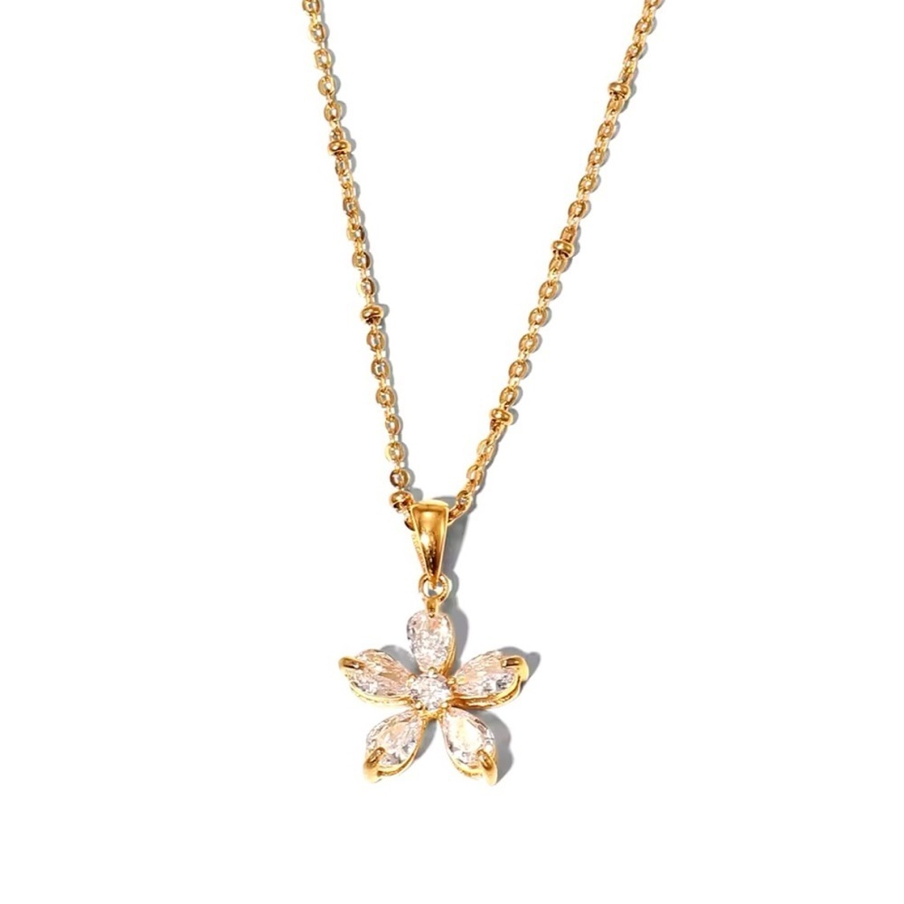 18k Gold Plated AAA Cubic Zirconia Flower Shaped Pendent Necklace